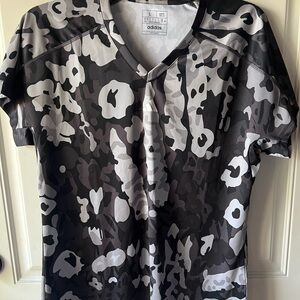 Adidas Women's Black and Gray slim fit Camouflage Tee- activewear, athletic - L